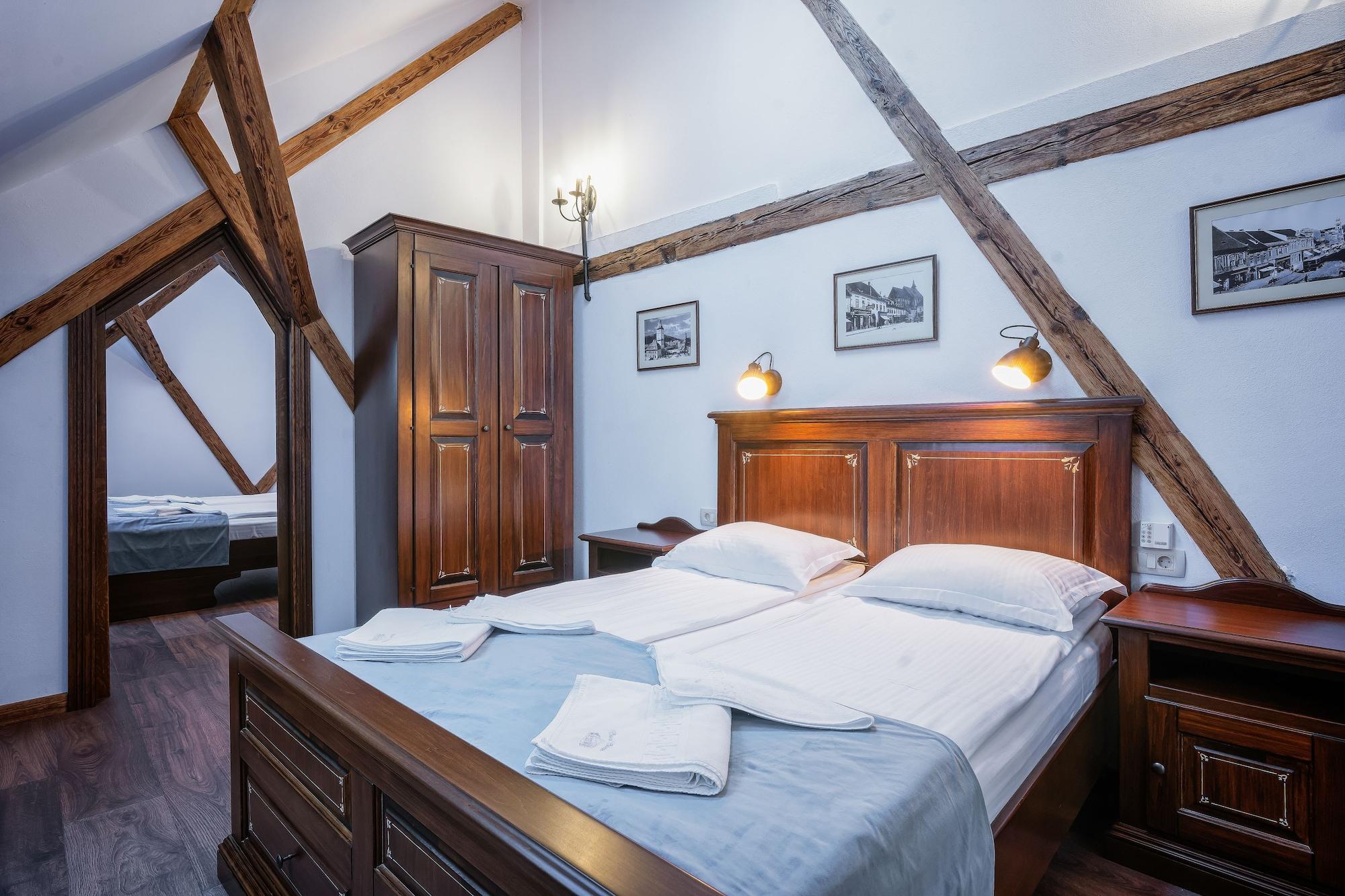 Hotel Boutique Casa Chitic -Hotel And Restaurant Str Johann Gott Nr7 布拉索夫 外观 照片