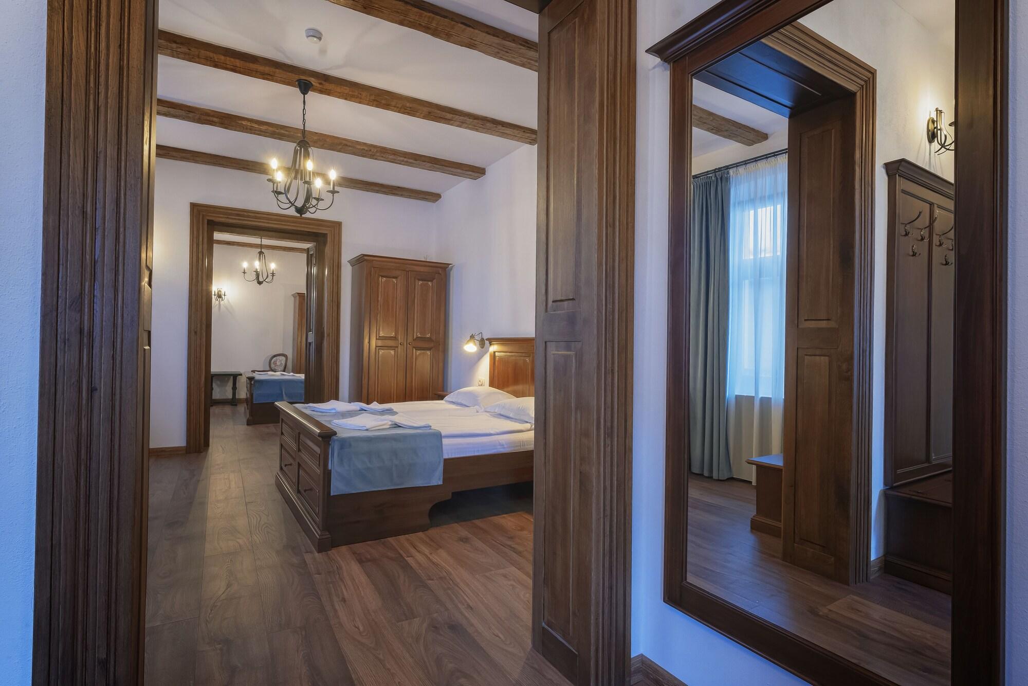 Hotel Boutique Casa Chitic -Hotel And Restaurant Str Johann Gott Nr7 布拉索夫 外观 照片
