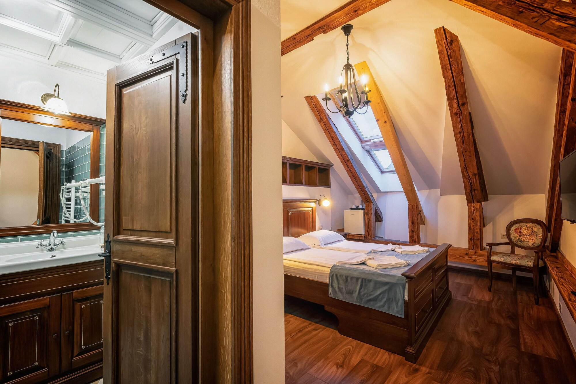 Hotel Boutique Casa Chitic -Hotel And Restaurant Str Johann Gott Nr7 布拉索夫 外观 照片