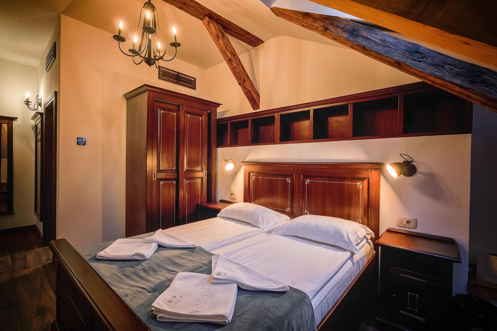 Hotel Boutique Casa Chitic -Hotel And Restaurant Str Johann Gott Nr7 布拉索夫 外观 照片