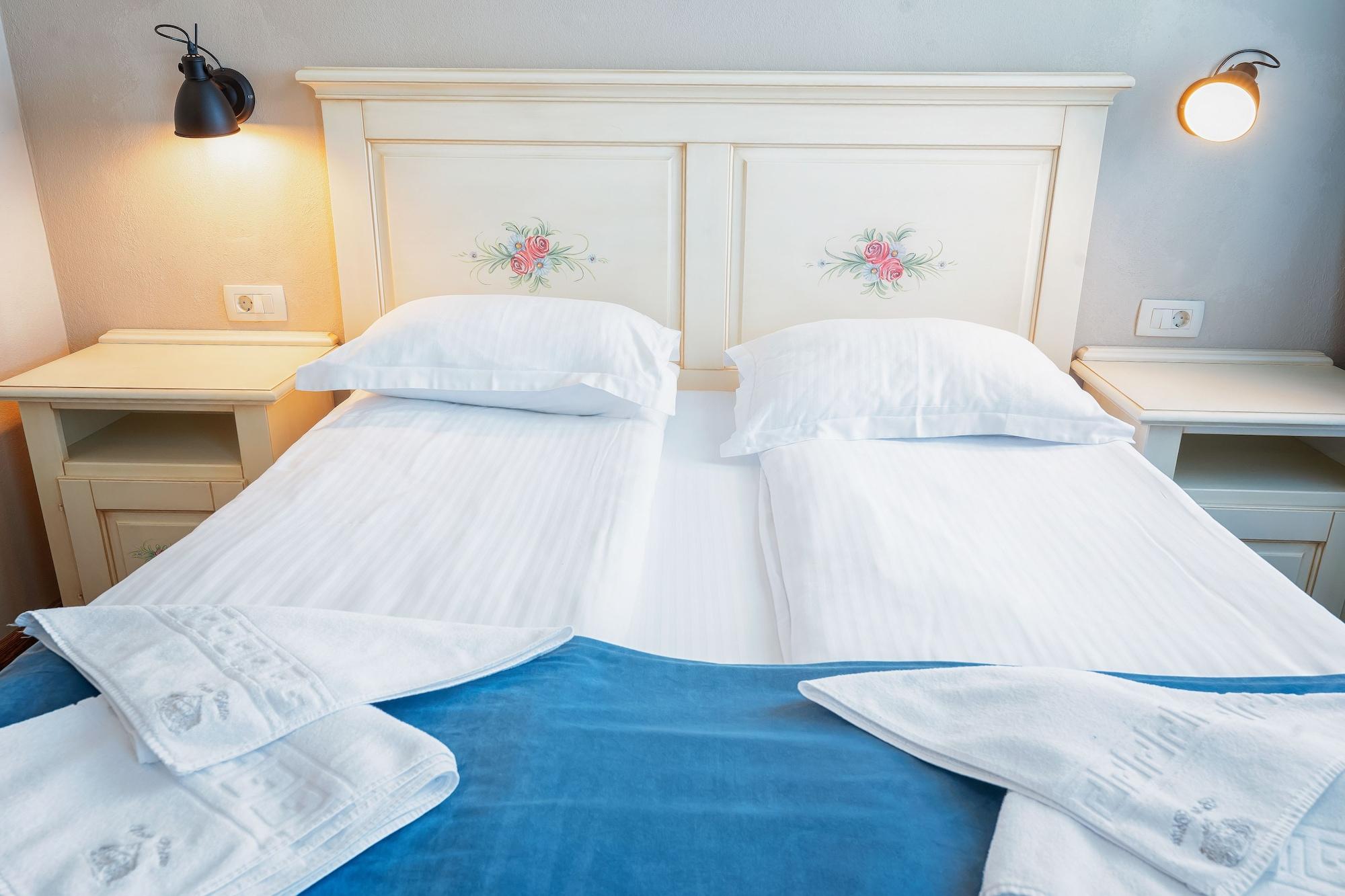 Hotel Boutique Casa Chitic -Hotel And Restaurant Str Johann Gott Nr7 布拉索夫 外观 照片