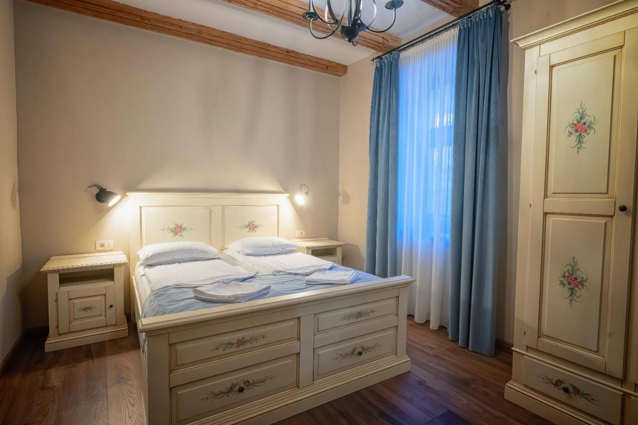 Hotel Boutique Casa Chitic -Hotel And Restaurant Str Johann Gott Nr7 布拉索夫 外观 照片