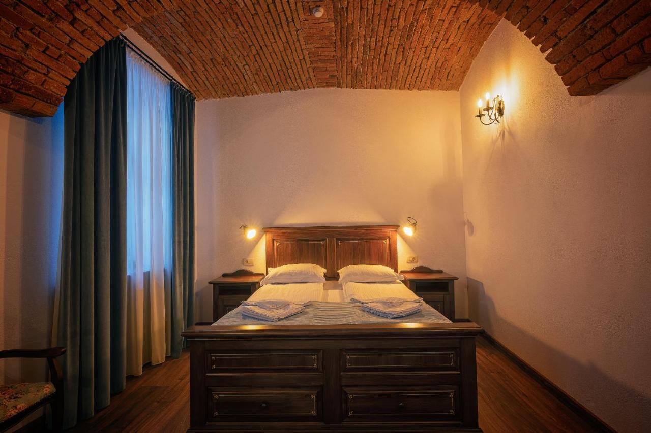 Hotel Boutique Casa Chitic -Hotel And Restaurant Str Johann Gott Nr7 布拉索夫 外观 照片